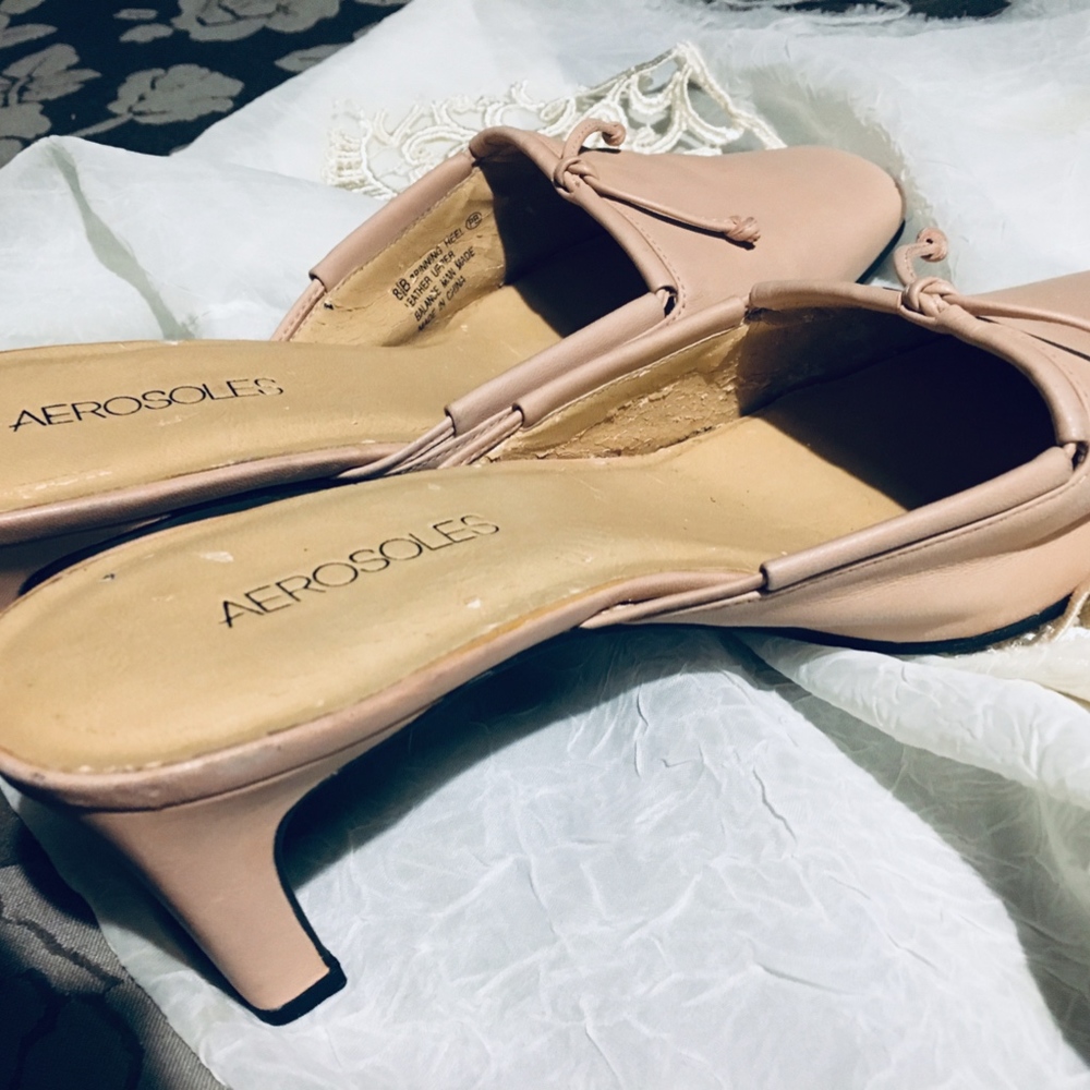 Aerosoles Women's Slip On heels Size 8.5B Used